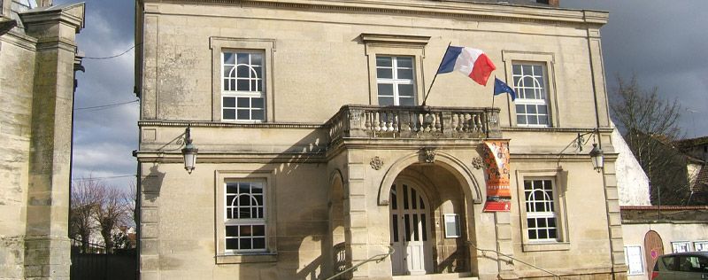 La mairie de Marines